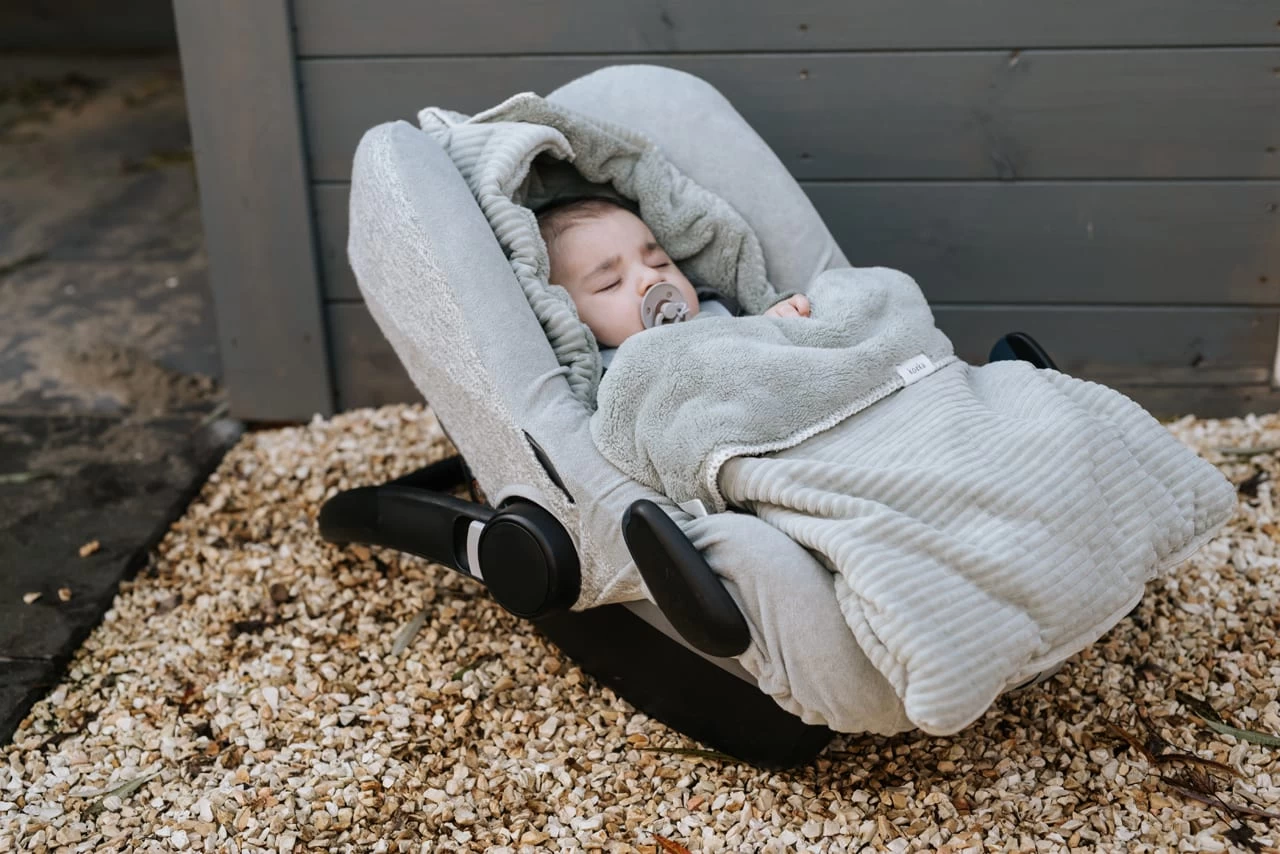 Fußsack 0+ 3/5 Punkte Plüsch Vik In Grün – Bild 3