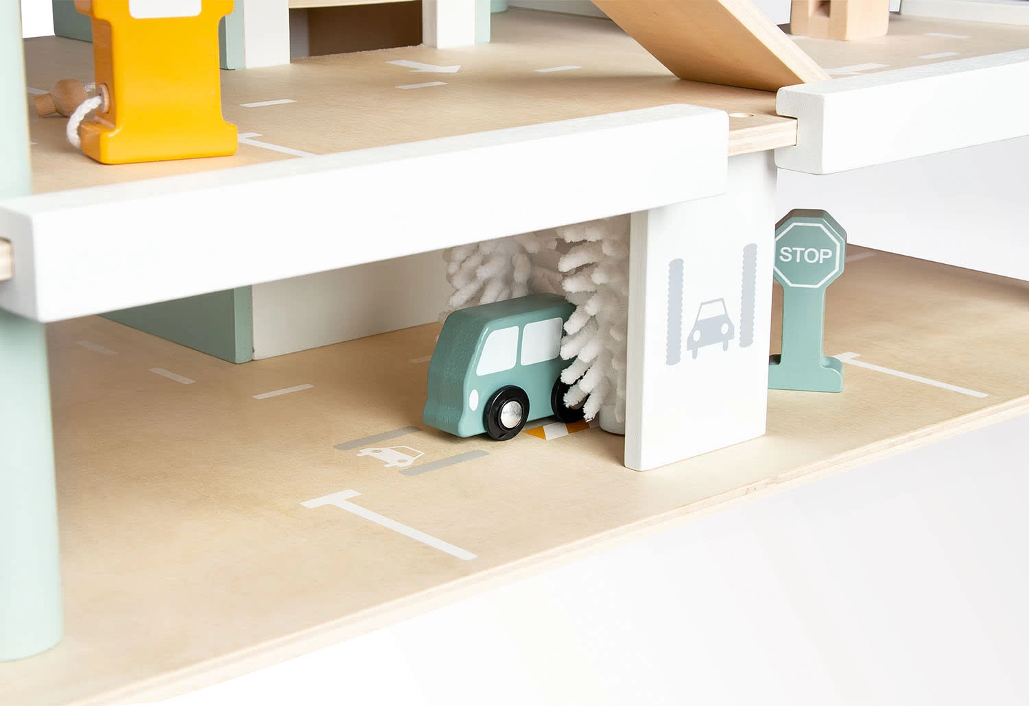 Pinolino Parkhaus 'Kurt' Mit Zubehör In Natur – Bild 5